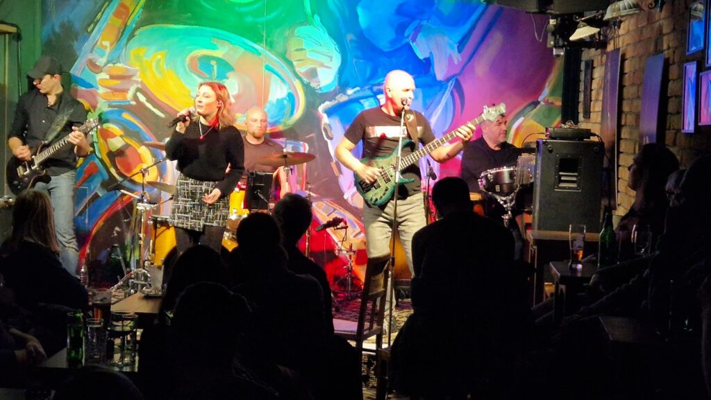 Screenshot of cado.band
